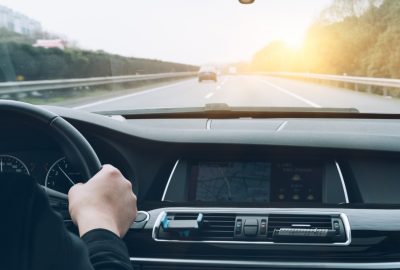 Carte carburant et télébadge : quelles solutions pour gérer les déplacements professionnels ?